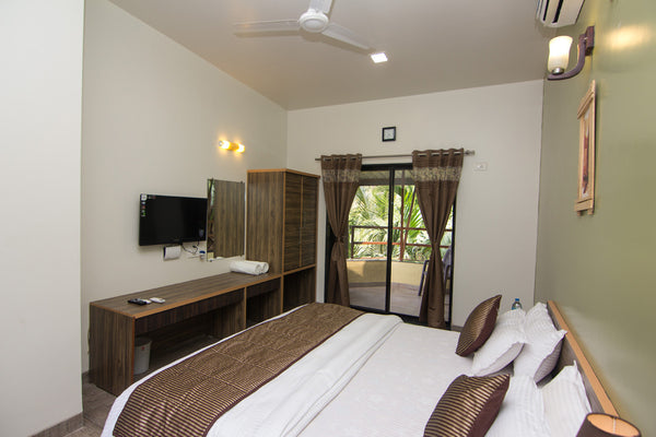 Nagaon Beach (Alibaug) : Stay in AC Deluxe Room, Jet Ski Ride, Bumper Ride, Banana Ride, Welcome drink,breakfast & MORE!