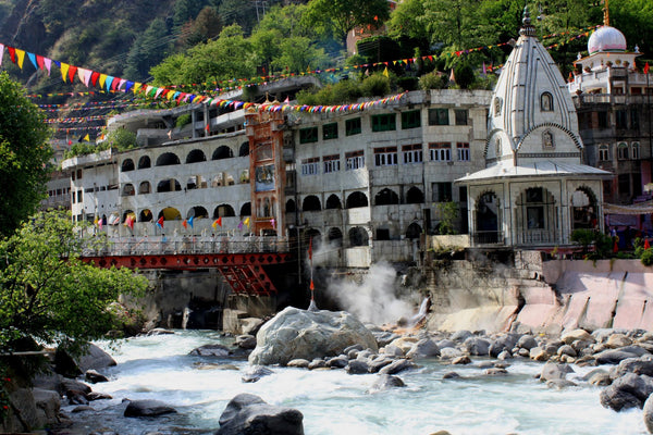 Shimla-Manali Honeymoon special (Leisurely 5N/6D): Stay in 3 Star Hotel, Shimla-Manali sightseeing by private vehicle & More!