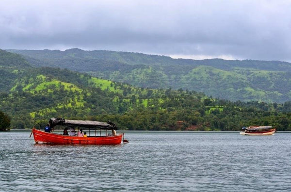 Tapola (Mahabaleshwar) : Stay in Lakeview Cottage, Kayaking, Paddle Boat, Barbeque, Campfire, Music & More
