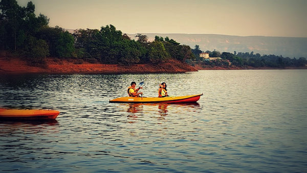 Tapola (Mahabaleshwar) : Stay in Lakeview Cottage, Kayaking, Paddle Boat, Barbeque, Campfire, Music & More
