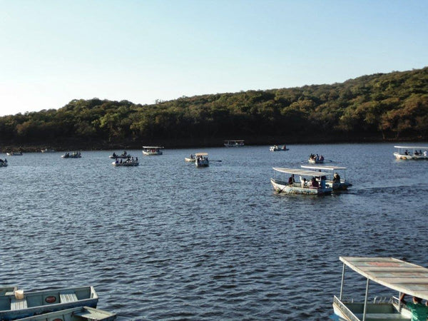 Tapola (Mahabaleshwar) : Stay in Lakeview Cottage, Kayaking, Paddle Boat, Barbeque, Campfire, Music & More