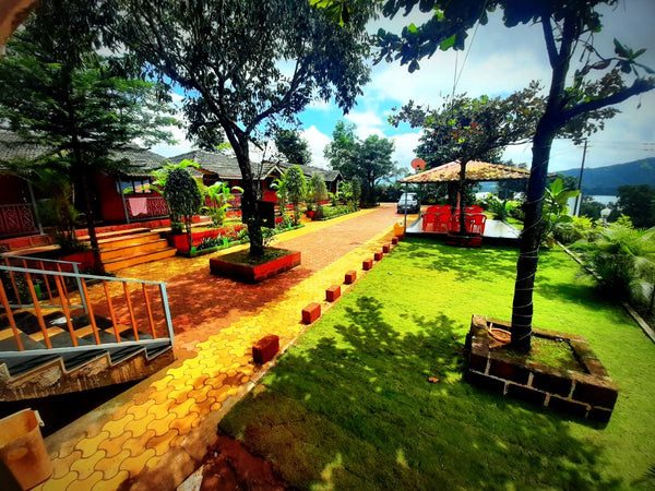 Tapola (Mahabaleshwar) : Stay in Lakeview Cottage, Kayaking, Paddle Boat, Barbeque, Campfire, Music & More